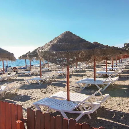 2 Bedroom Awesome Apartment In Nerja Апартаменти *