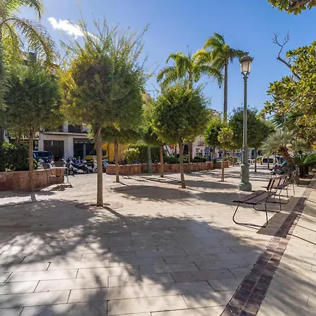 2 Bedroom Awesome Apartment In Nerja Апартаменти